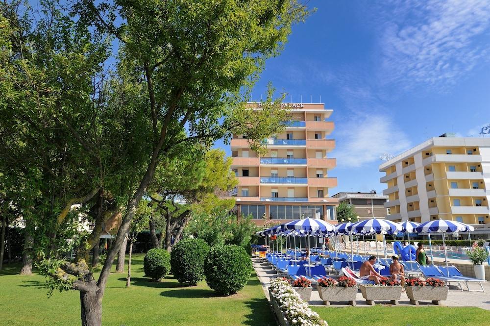 Hotel Palace Bibione Exterior foto