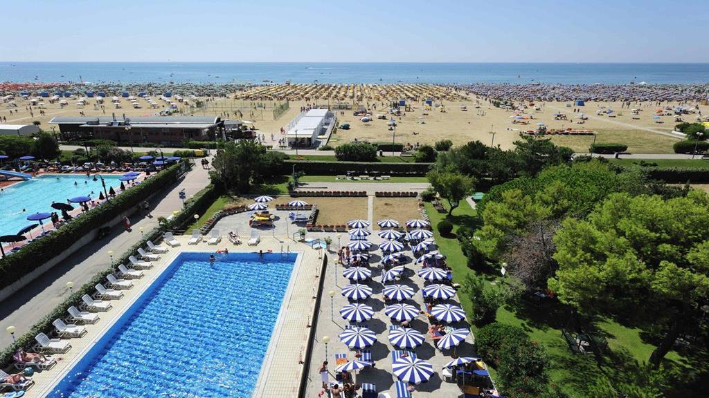 Hotel Palace Bibione Exterior foto